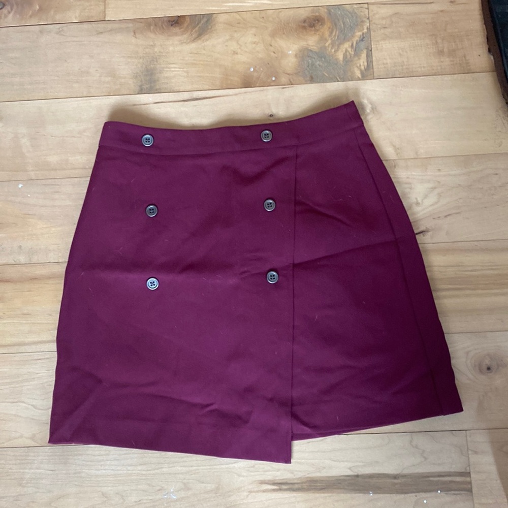 Maroon button skirt